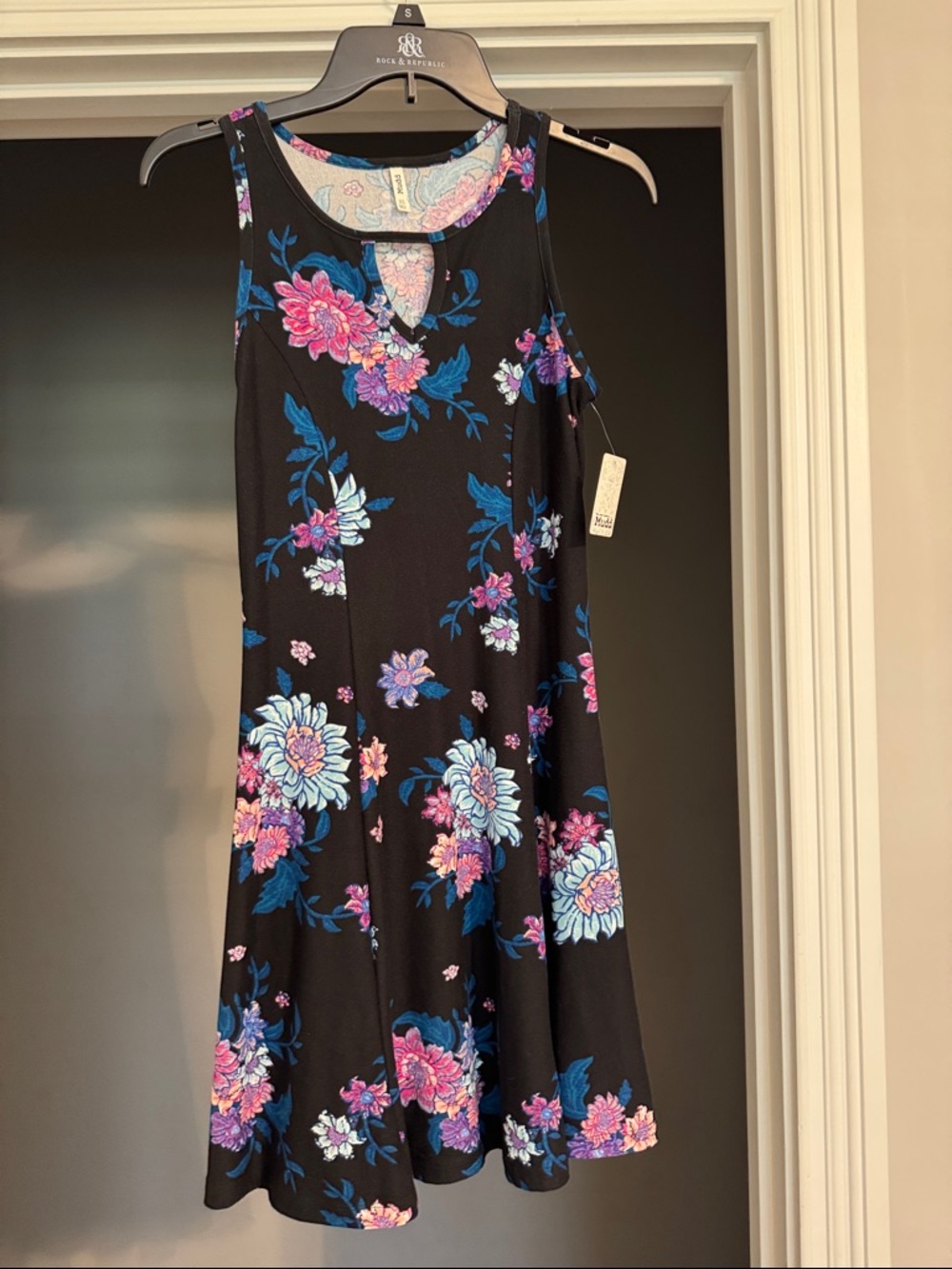 NWT Black Floral Keyhole Tank Dress with Pink & Blue Blooms. Size xsmall